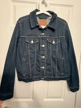 Levi’s trucker jean jacket